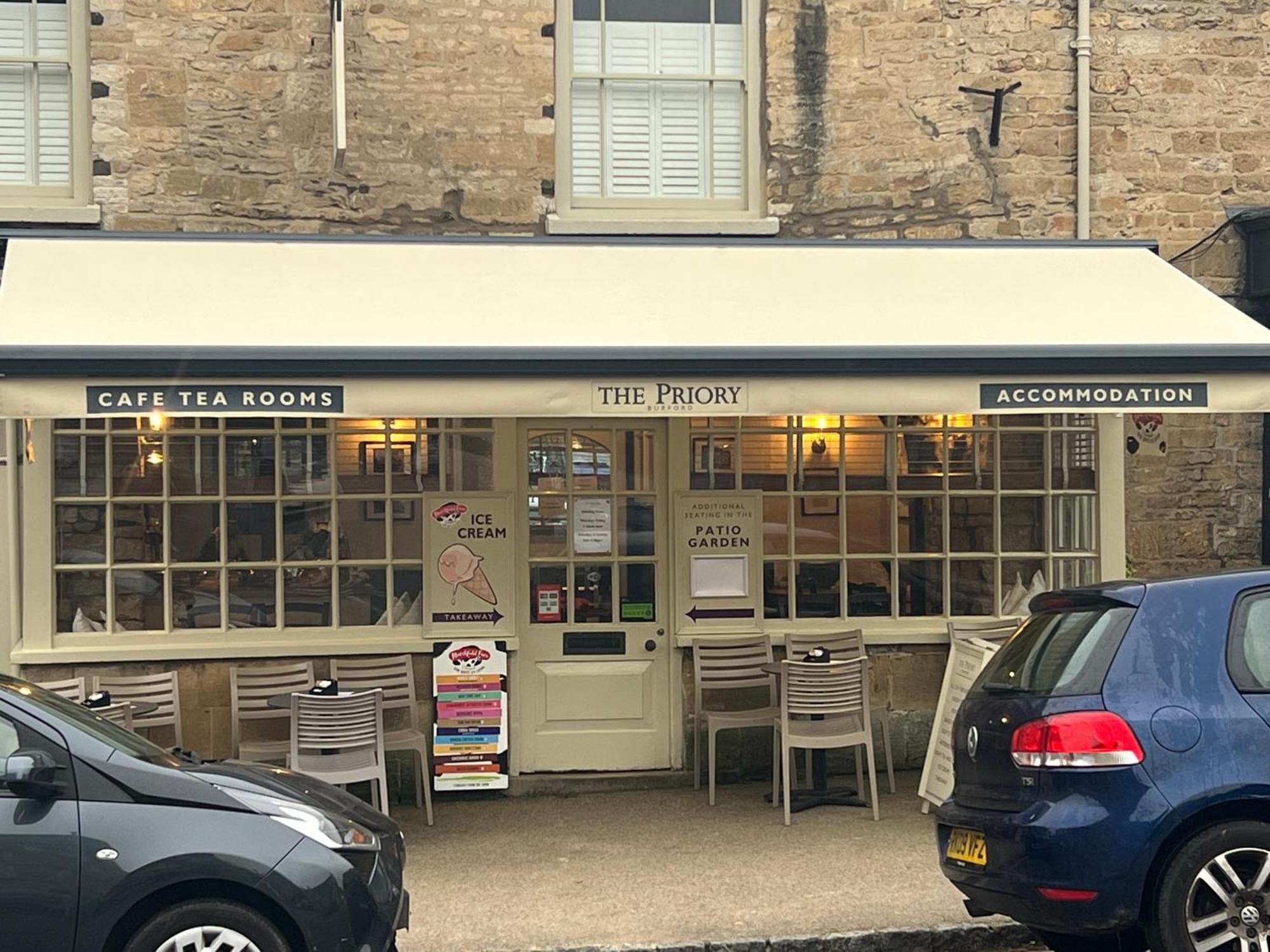 Priory Tearooms Burford With Rooms Luaran gambar