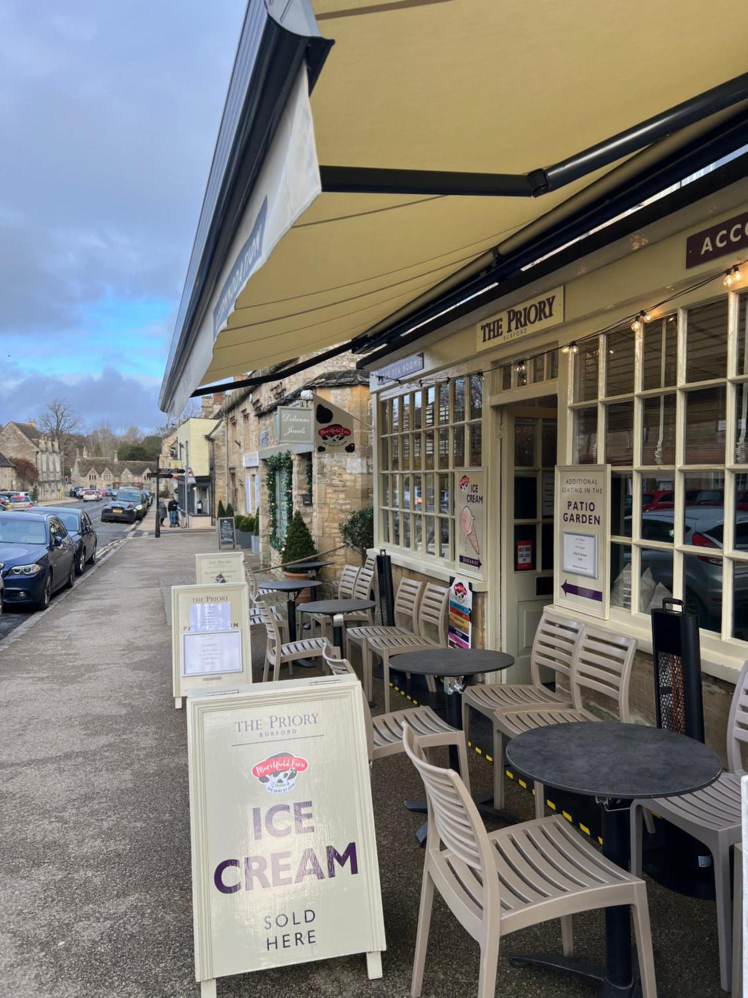 Priory Tearooms Burford With Rooms Luaran gambar