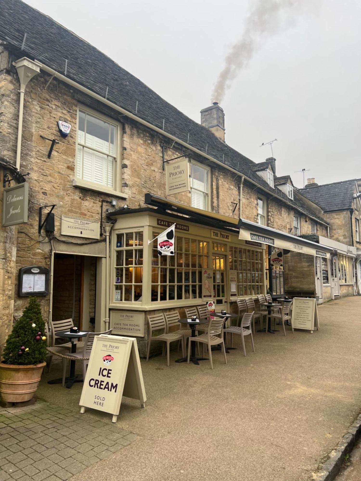 Priory Tearooms Burford With Rooms Luaran gambar