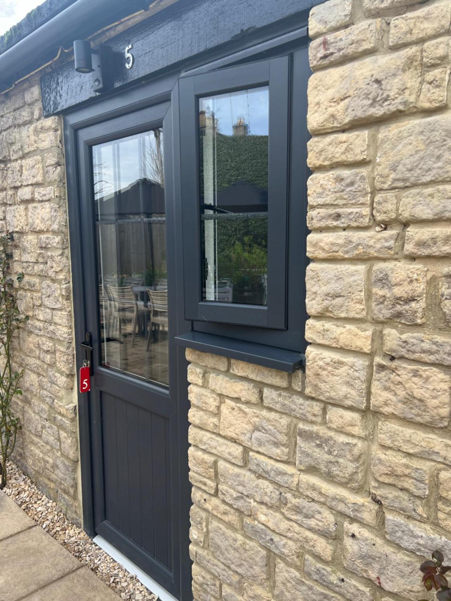 Priory Tearooms Burford With Rooms Luaran gambar