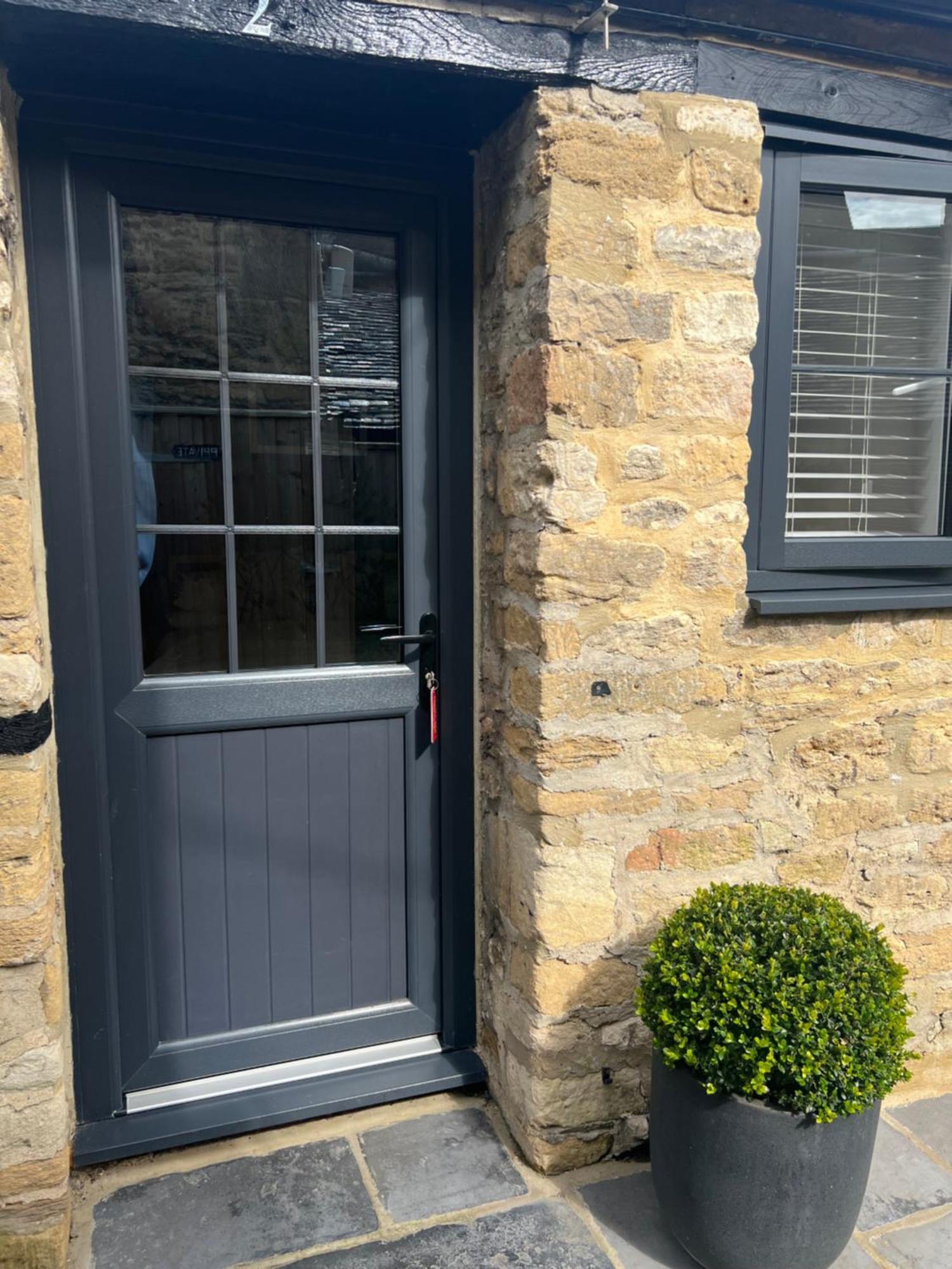 Priory Tearooms Burford With Rooms Luaran gambar