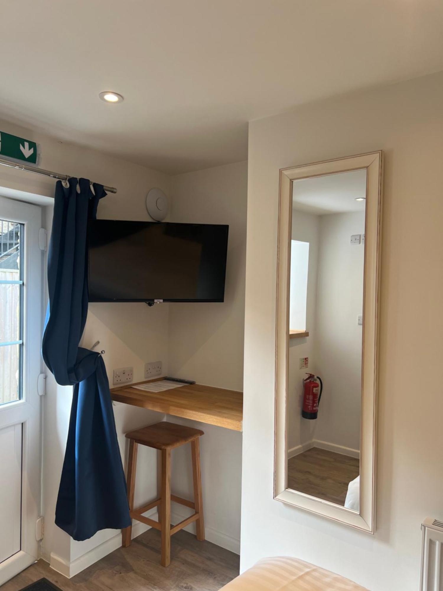 Priory Tearooms Burford With Rooms Luaran gambar