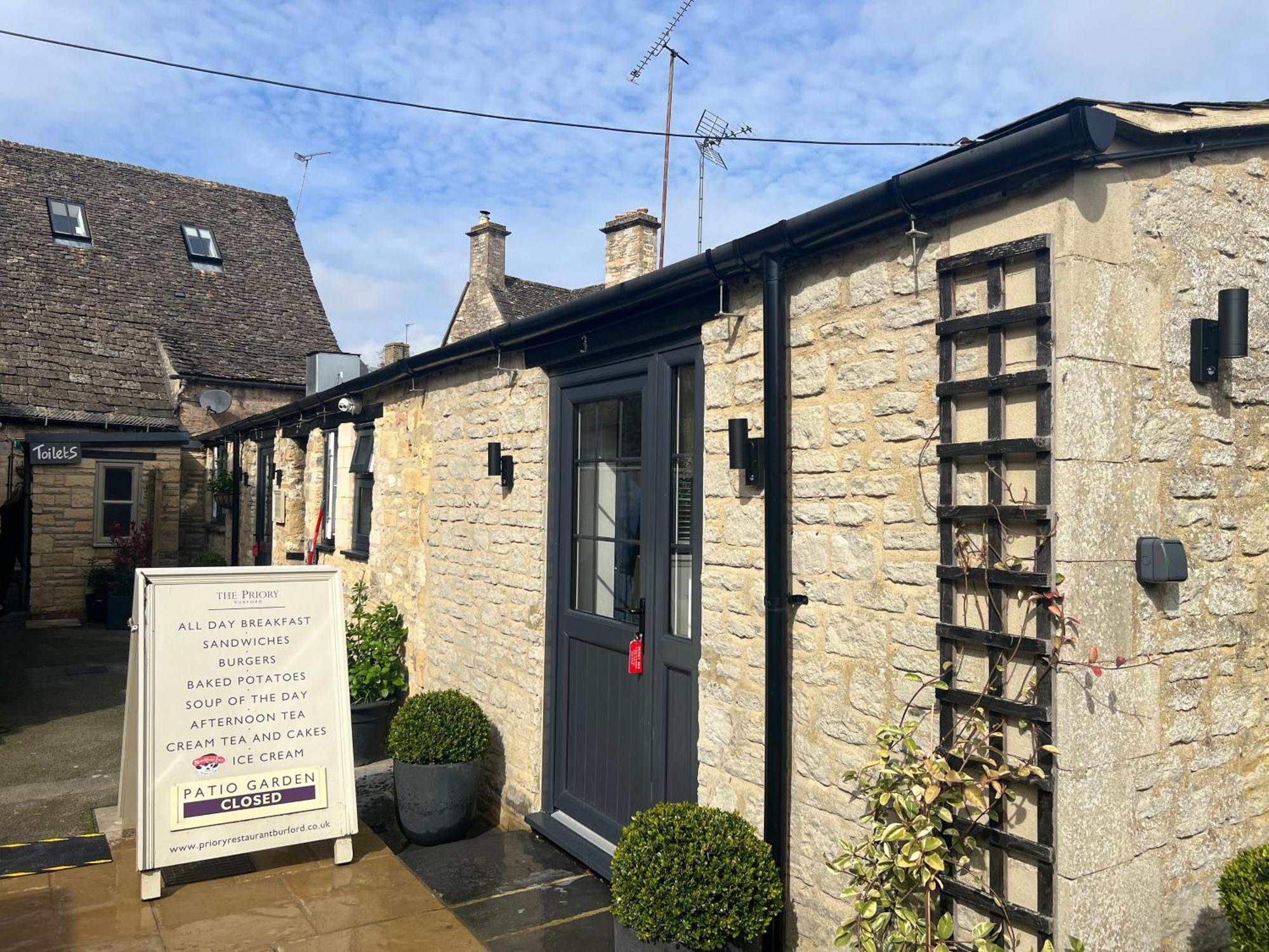 Priory Tearooms Burford With Rooms Luaran gambar