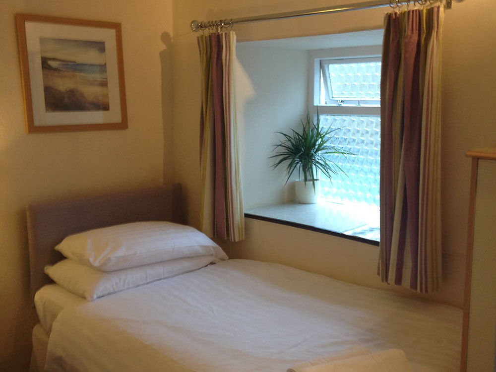 Priory Tearooms Burford With Rooms Luaran gambar